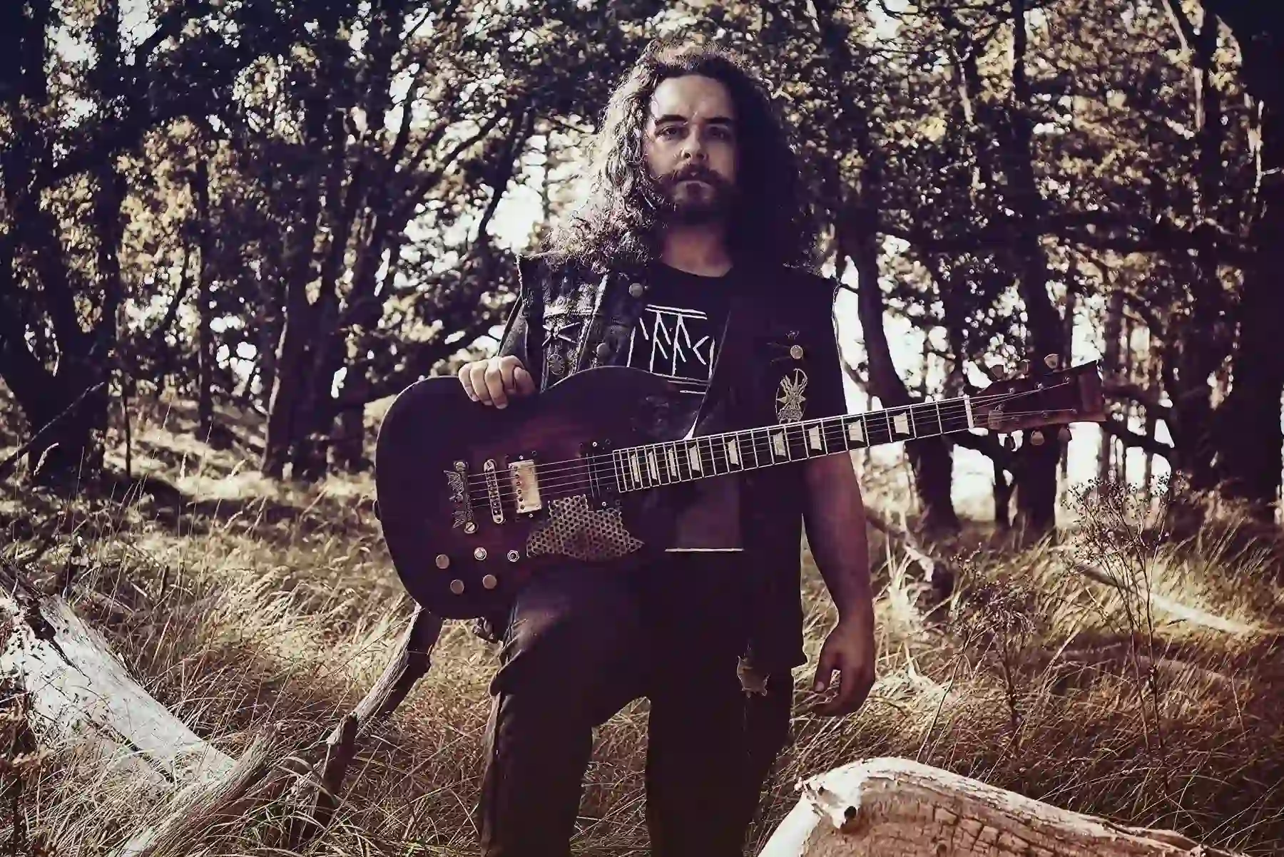 Picture of Can Ur with his very nice guitar